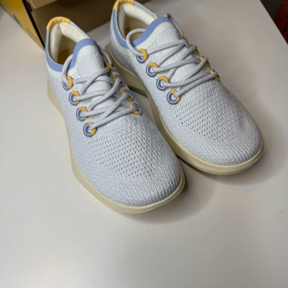 Allbirds Women's Tree Dasher 2 Breezy Blue with a Hush Beige 10.5
